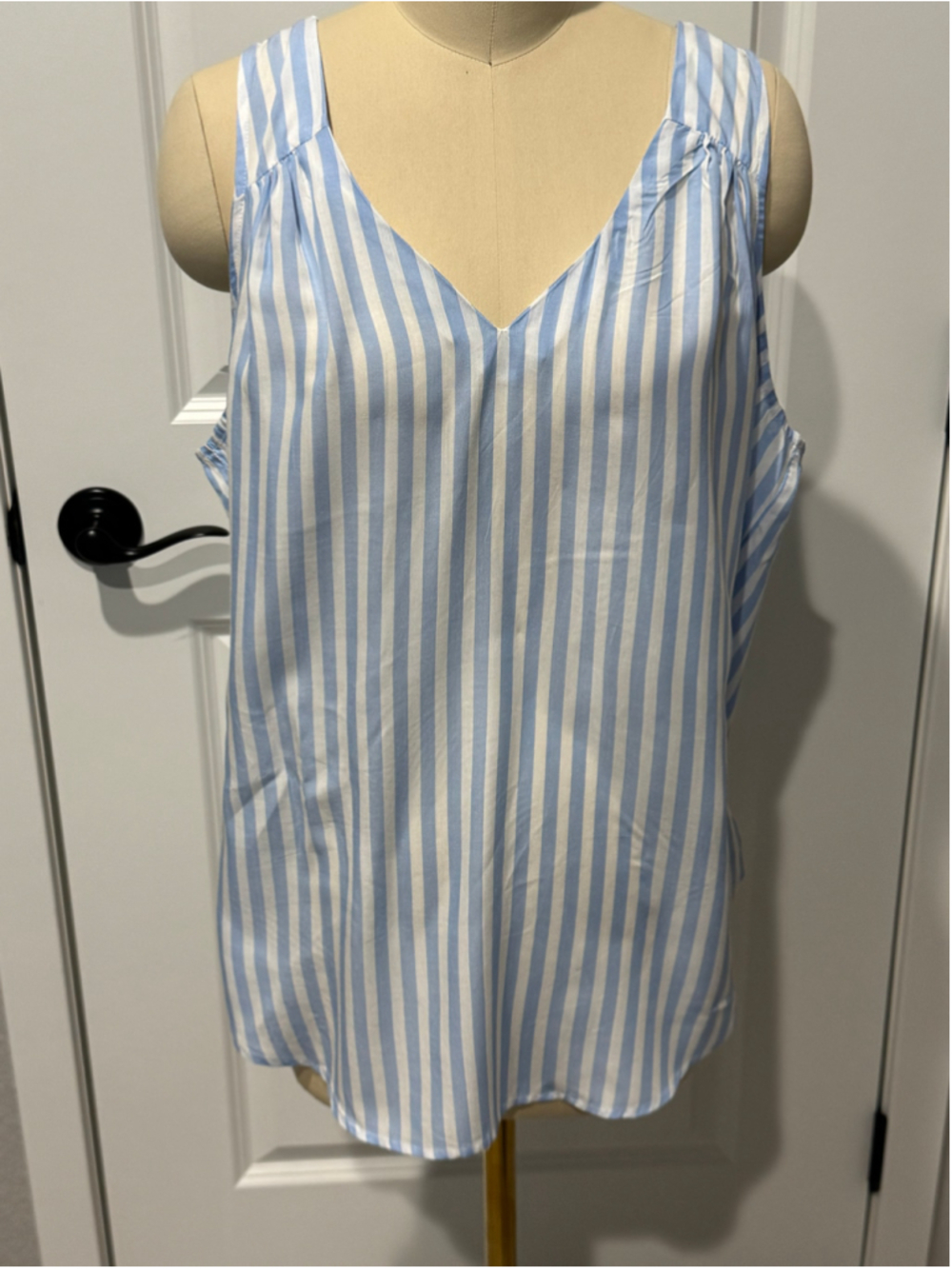 Women's Unbranded Striped V-Neck Tank Top Blue White Size XL Keyhole Back